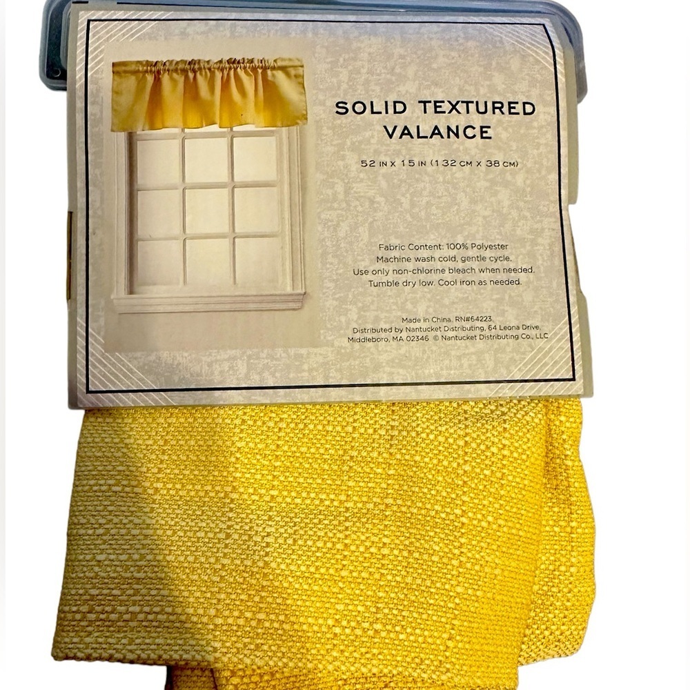 Curtain SOLID TEXTURED VALANCE
52 IN X 15 IN (1 32 CM x 38 cM) NWT